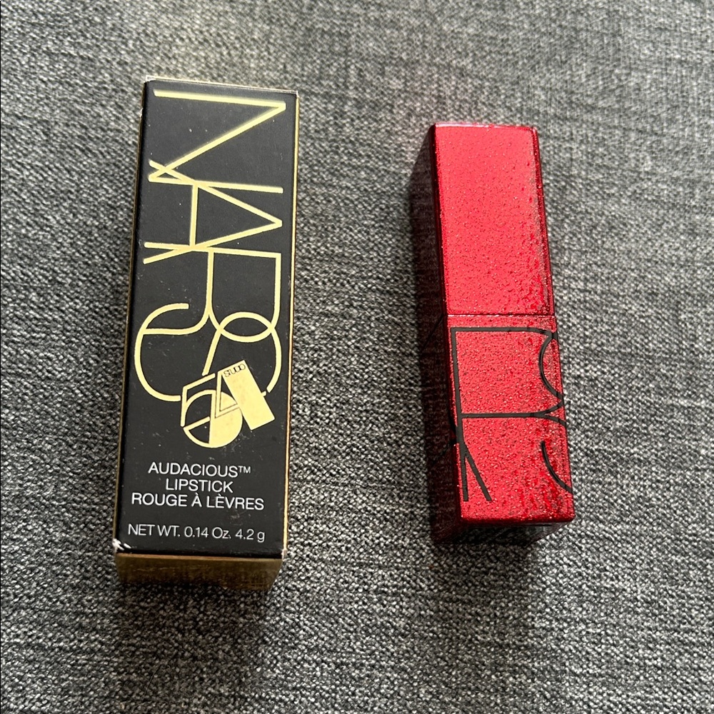 NIB NARS Limited Edition Audacious Lipstick in Mona
